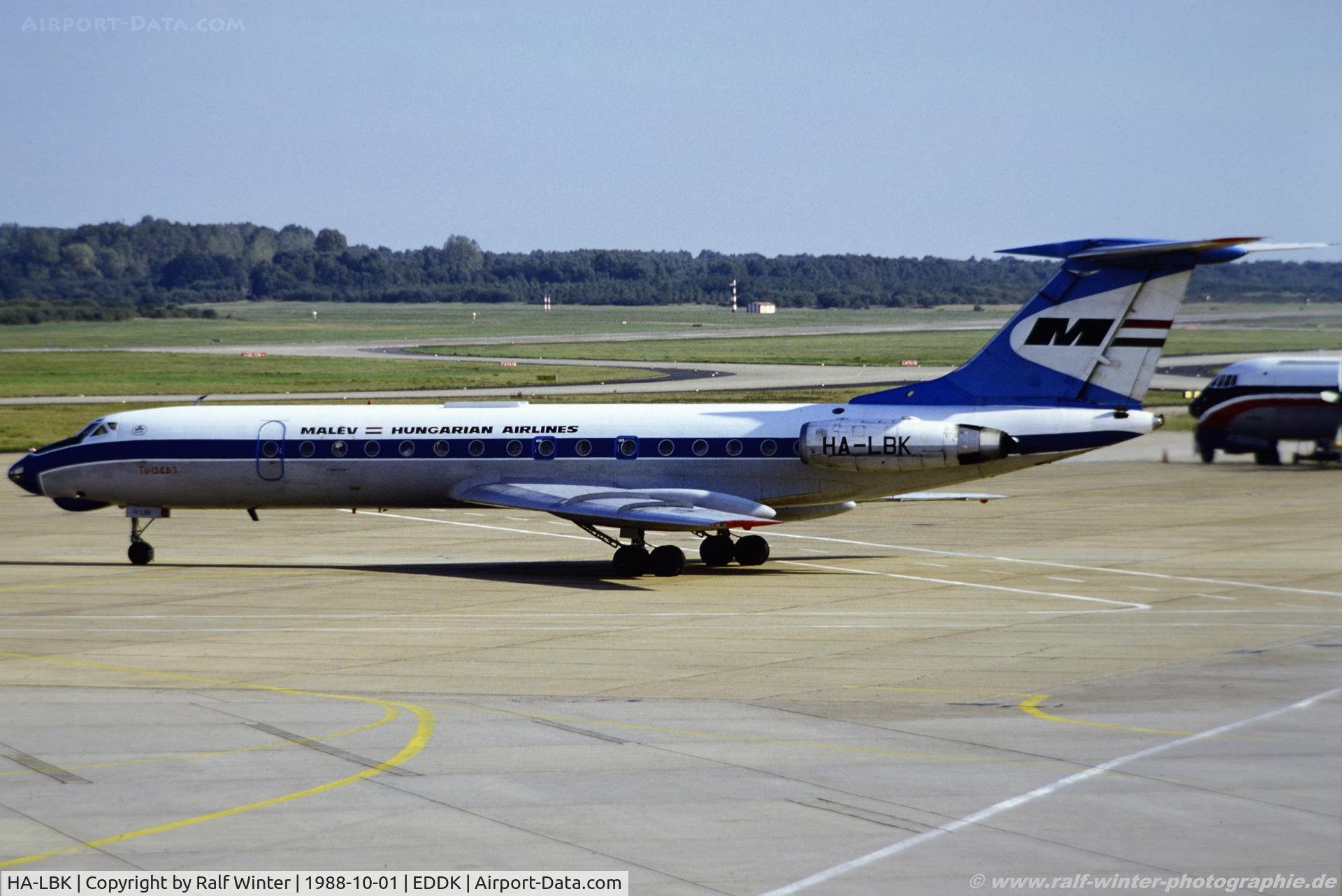 HA-LBK, 1971 Tupolev Tu-134A C/N 1351302, Tupolev Tu-134-A-3 - MA Malev Hungarian Airlines - 1351302 - HA-LBK - 01.10.1988 - CGN