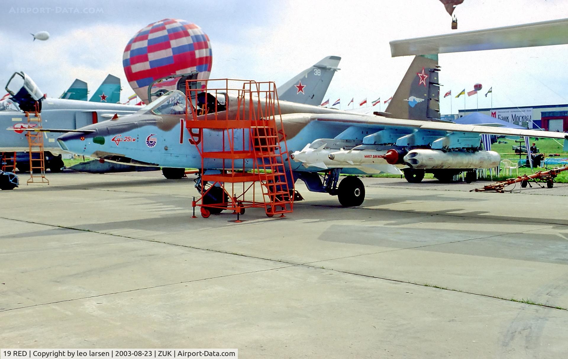 19 RED, 1997 Sukhoi Su-25SM C/N 25508110219, Zhukovsky 23.8.2003