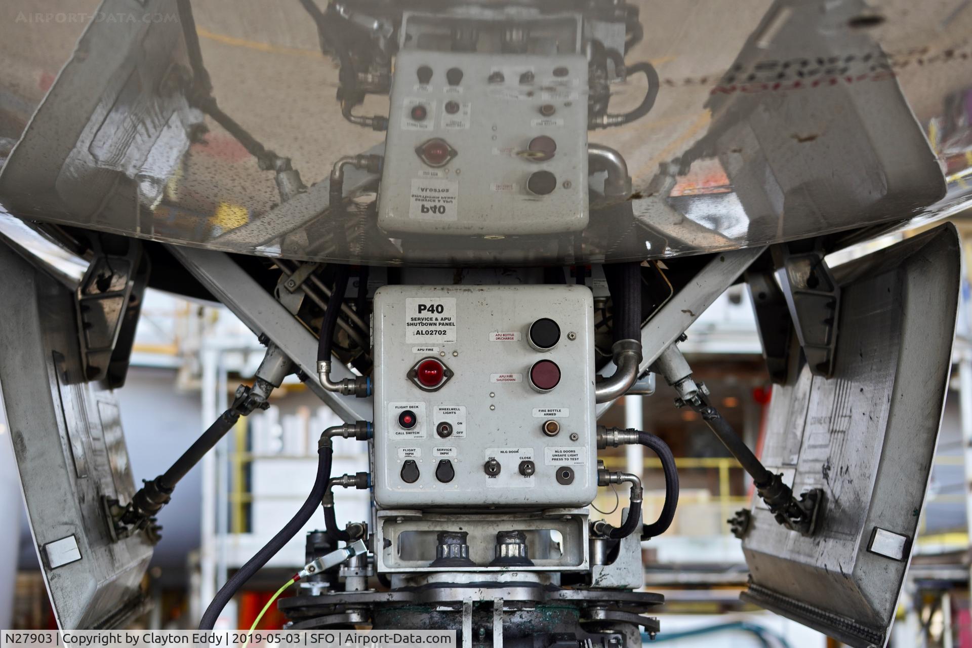 N27903, 2012 Boeing 787-8 Dreamliner C/N 34823, Nose gear SFO 2019.