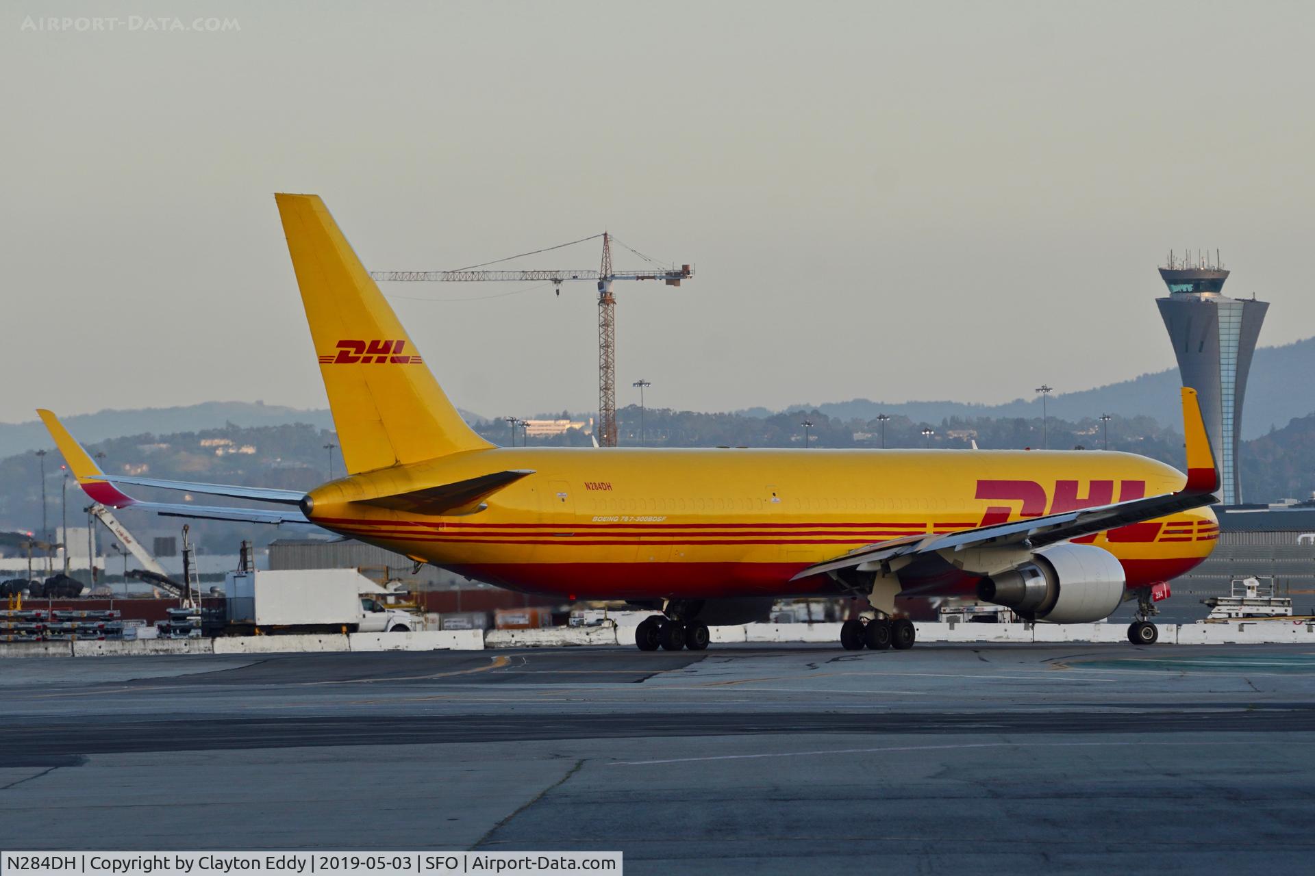 N284DH, 1996 Boeing 767-304/ER C/N 28040, SFO 2019.