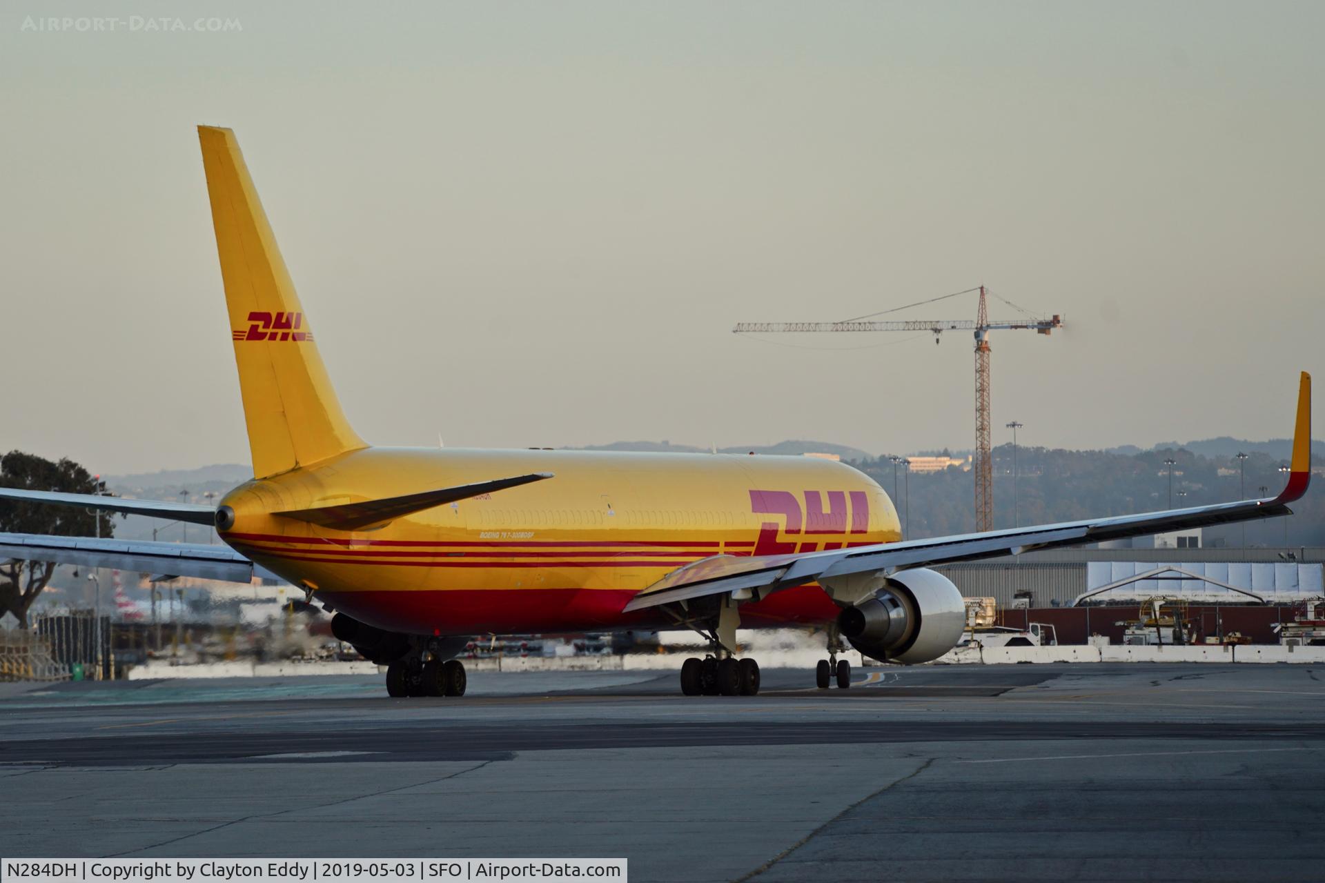 N284DH, 1996 Boeing 767-304/ER C/N 28040, SFO 2019.