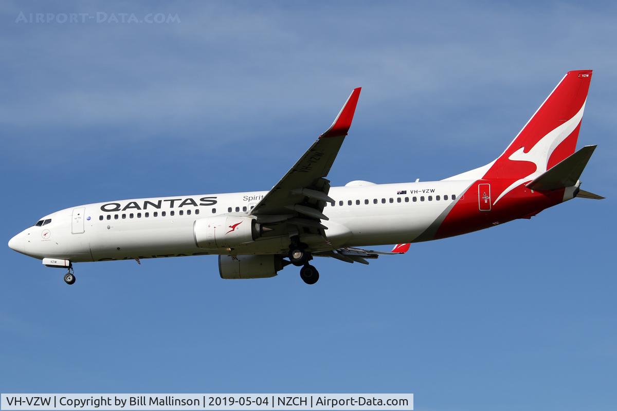 VH-VZW, 2011 Boeing 737-838 C/N 39359, QF133