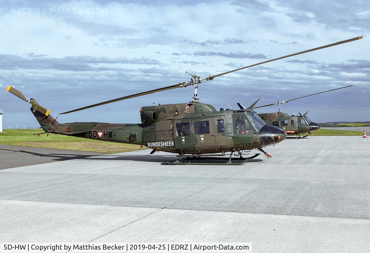5D-HW, Agusta AB-212 C/N 5619, 5D-HW