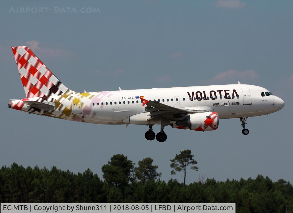 EC-MTB, 2002 Airbus A319-111 C/N 1684, On landing...