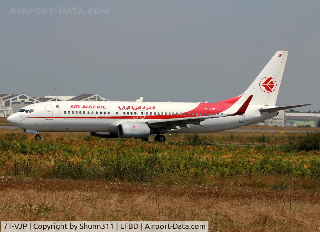 7T-VJP, 2001 Boeing 737-8D6 C/N 30208, Lining up for departure...