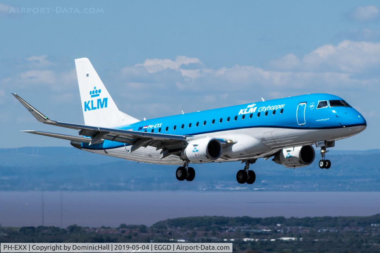 PH-EXX, 2018 Embraer 175STD (ERJ-170-200) C/N 17000711, Landing RWY 09