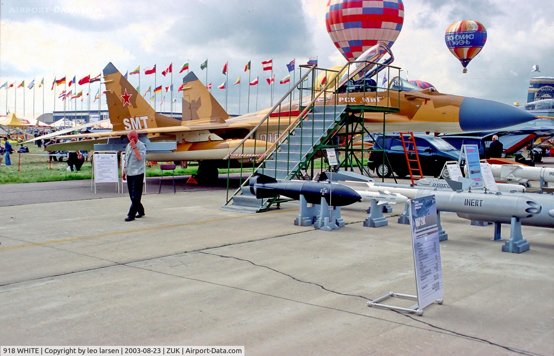 918 WHITE, Mikoyan-Gurevich MiG-29SMT C/N 2960536050, Zhukovsky 23.8.2003