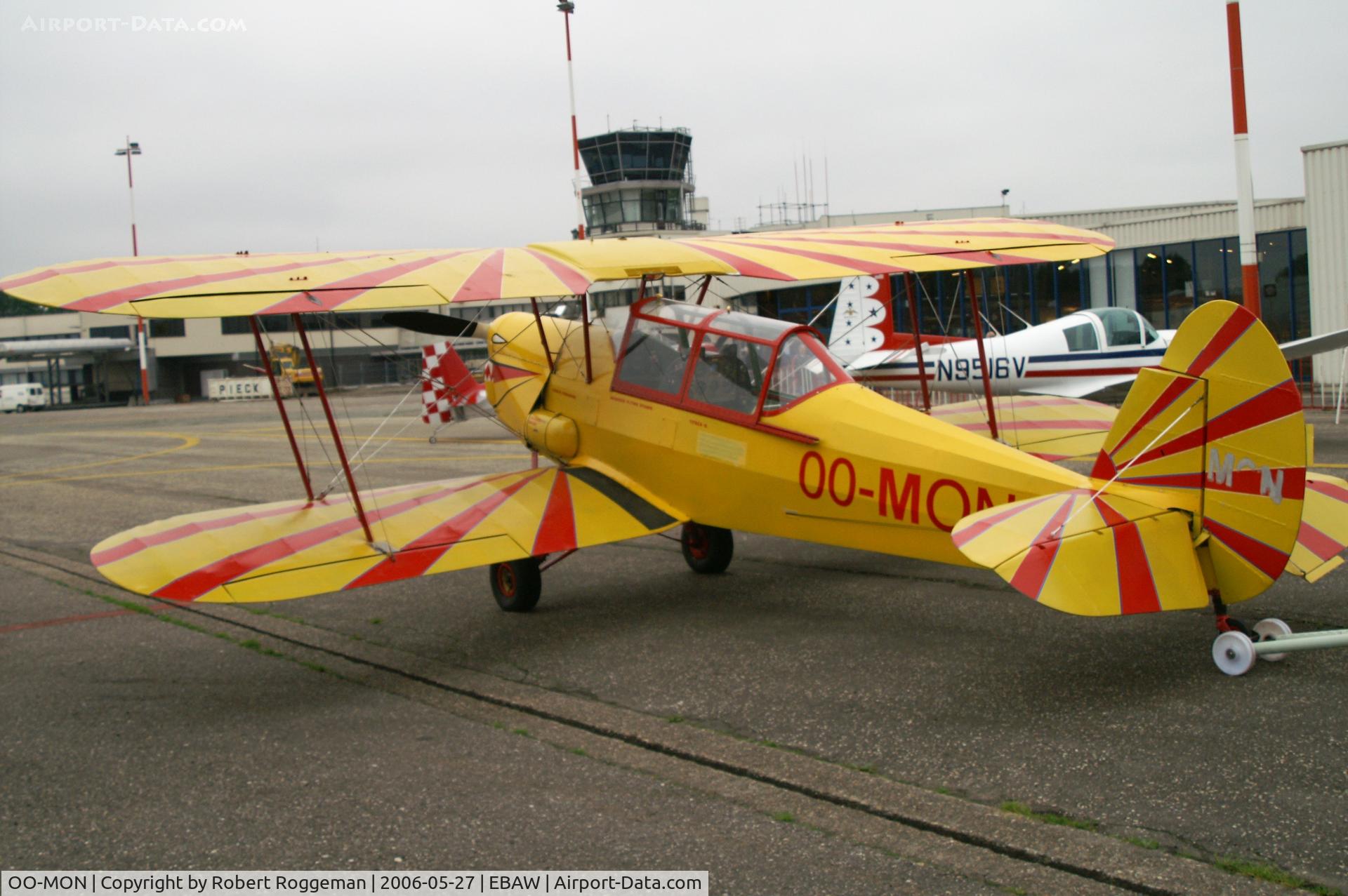 OO-MON, 1951 Stampe-Vertongen SV-4B C/N 1172, STAMPE FLY IN.