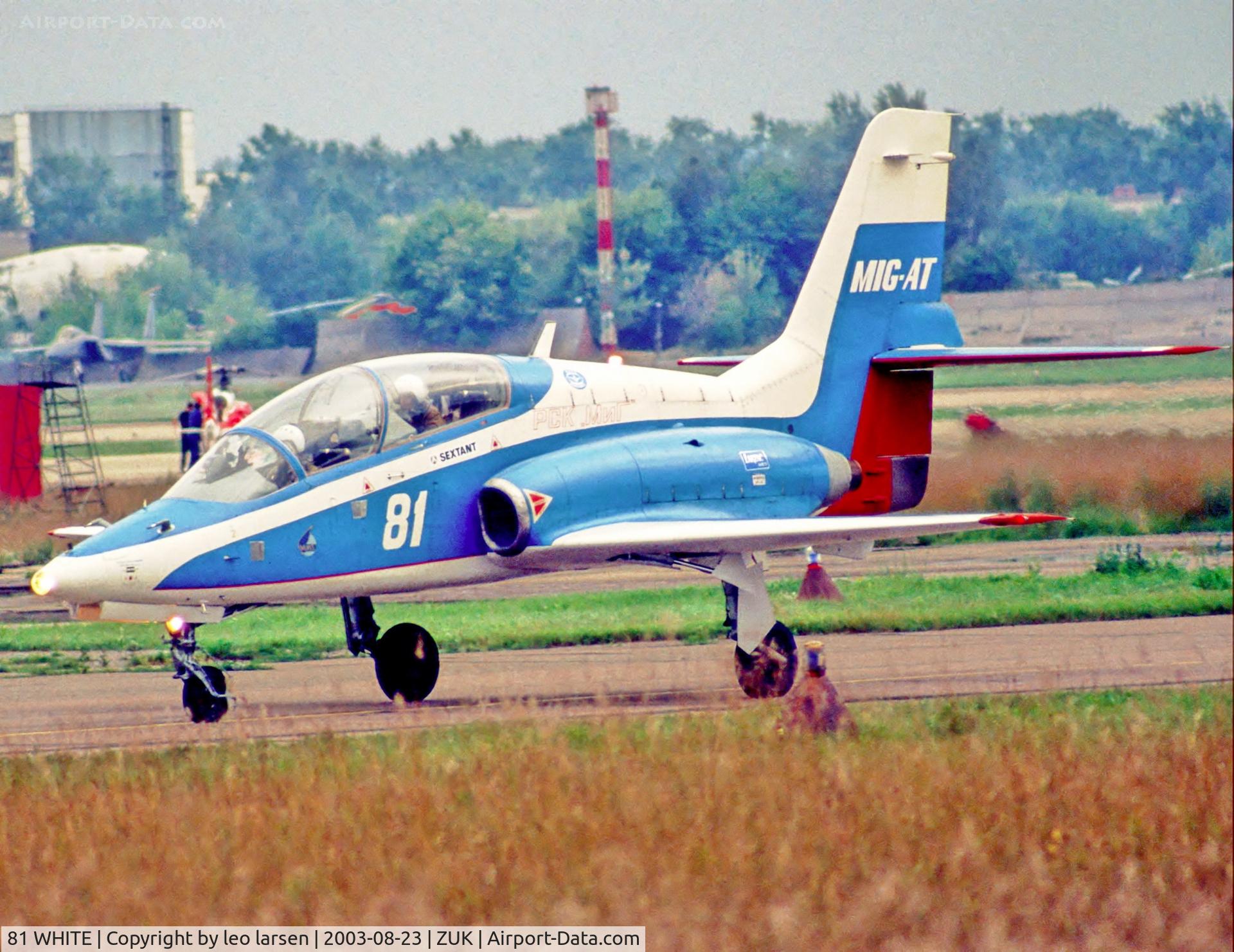 81 WHITE, 1995 Moscow Aircraft Production Association MIG-AT C/N 01, Zhukovsky 23.8.2003