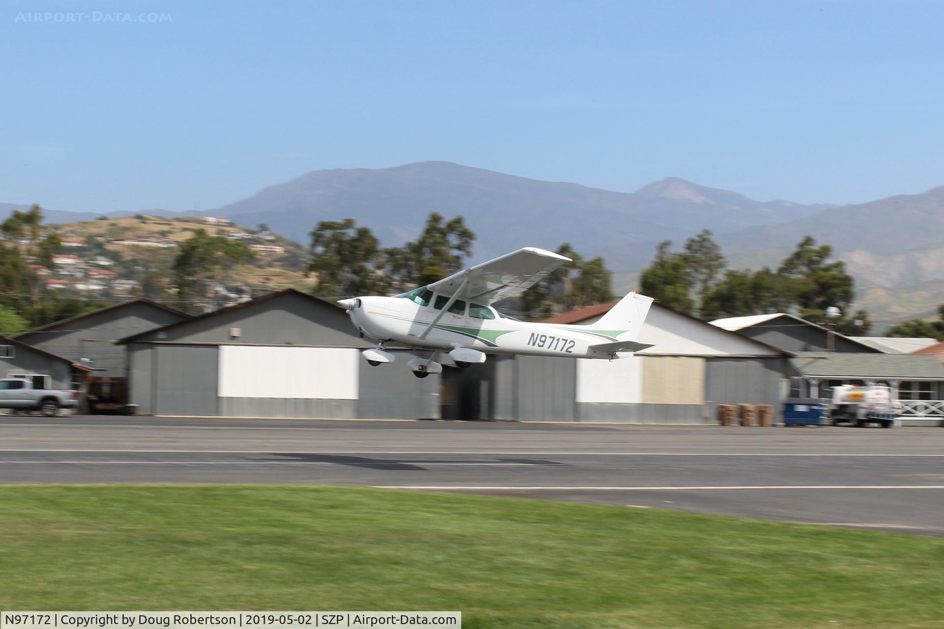 N97172, 1984 Cessna 172P C/N 17276162, 1984 Cessna 172P SKYHAWK, Lycoming O-320-D2J 160 Hp, takeoff climb Rwy 22