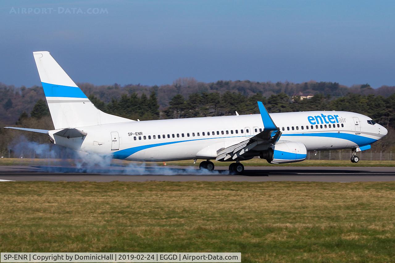 SP-ENR, 2001 Boeing 737-8Q8 C/N 30652, Landing RWY 09