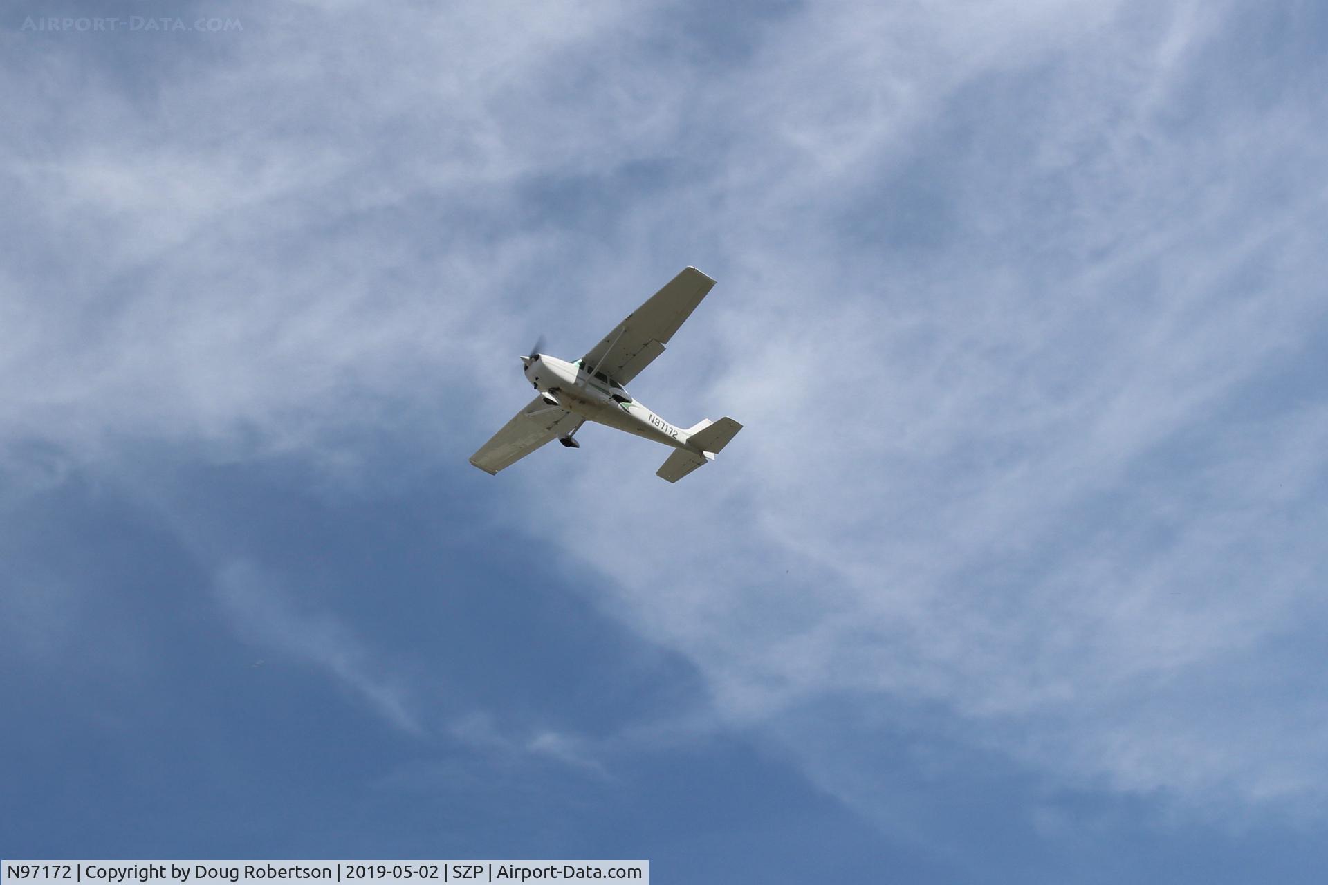 N97172, 1984 Cessna 172P C/N 17276162, 1984 Cessna 172P SKYHAWK, Lycoming O-320-D2J 160 Hp, another takeoff climb Rwy 22