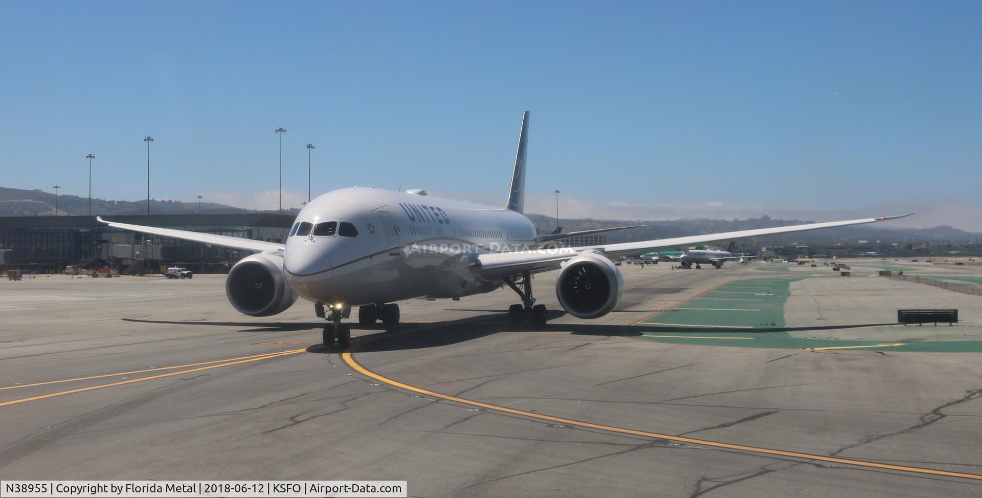 N38955, 2015 Boeing 787-9 Dreamliner C/N 37814, United