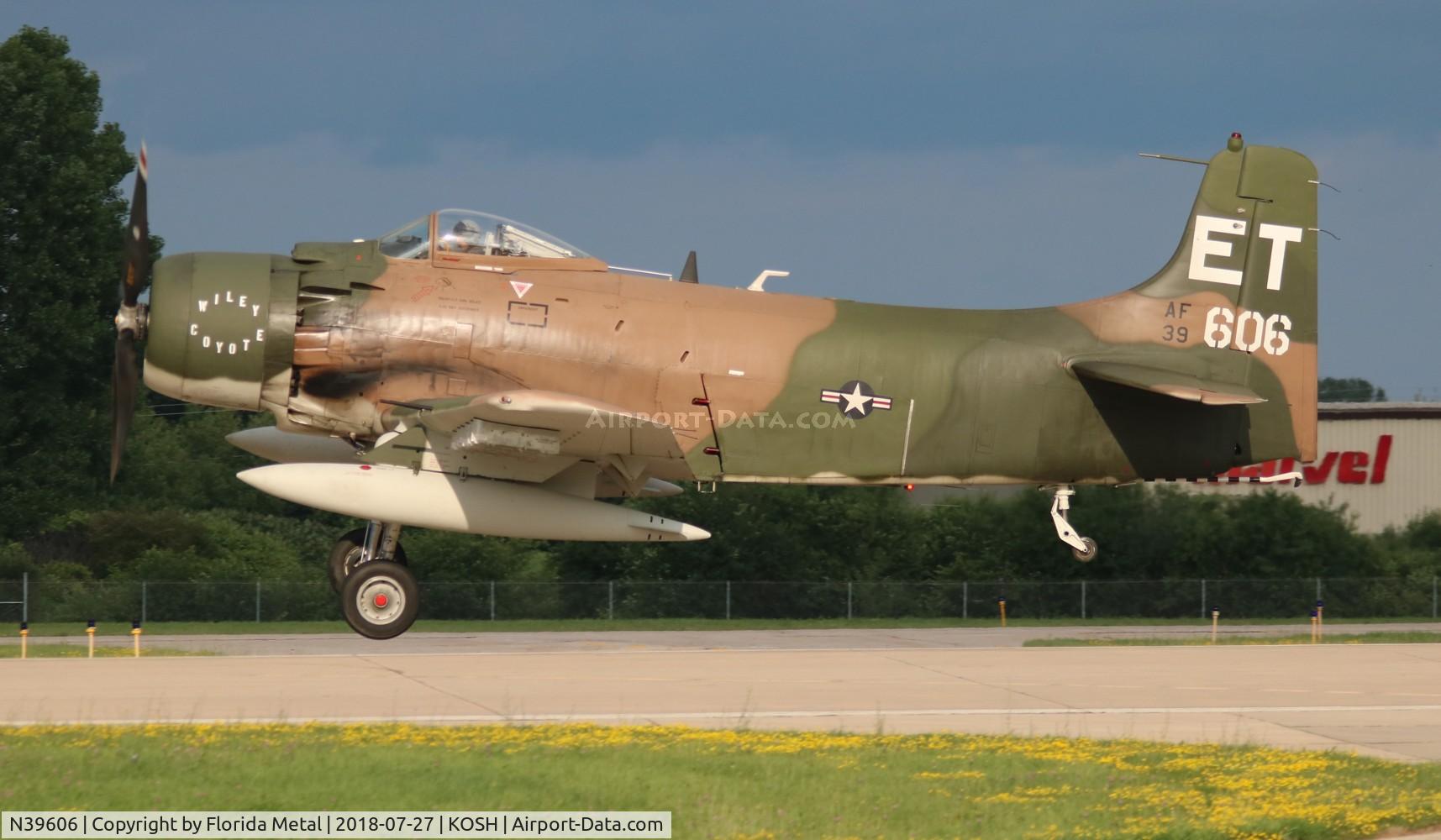 N39606, 1955 Douglas AD-6 Skyraider C/N 10838, AD-6 Skyraider