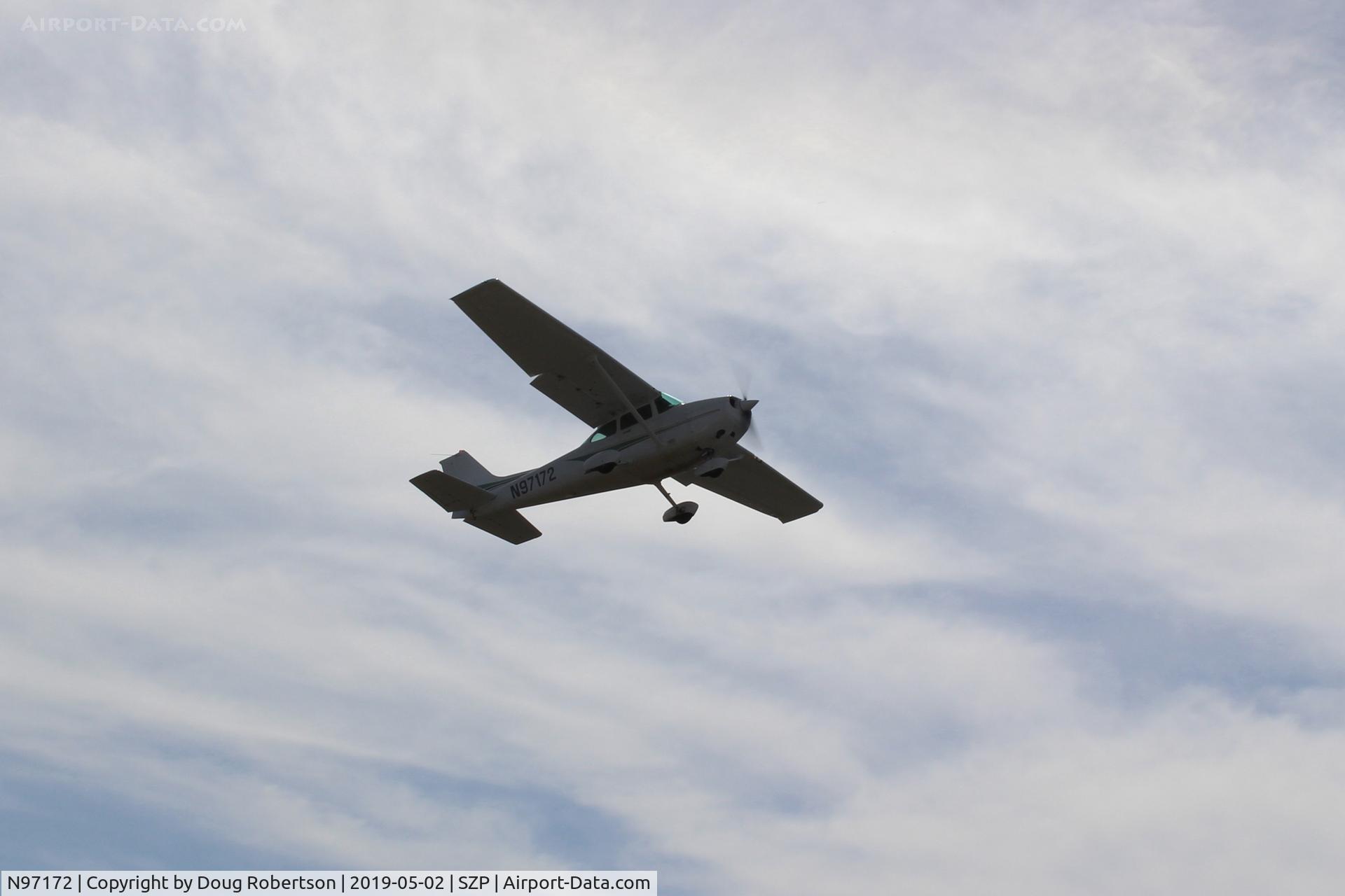 N97172, 1984 Cessna 172P C/N 17276162, 1984 Cessna 172P SKYHAWK, Lycoming 0-320-D2J 160 Hp, takeoff climb Rwy 22