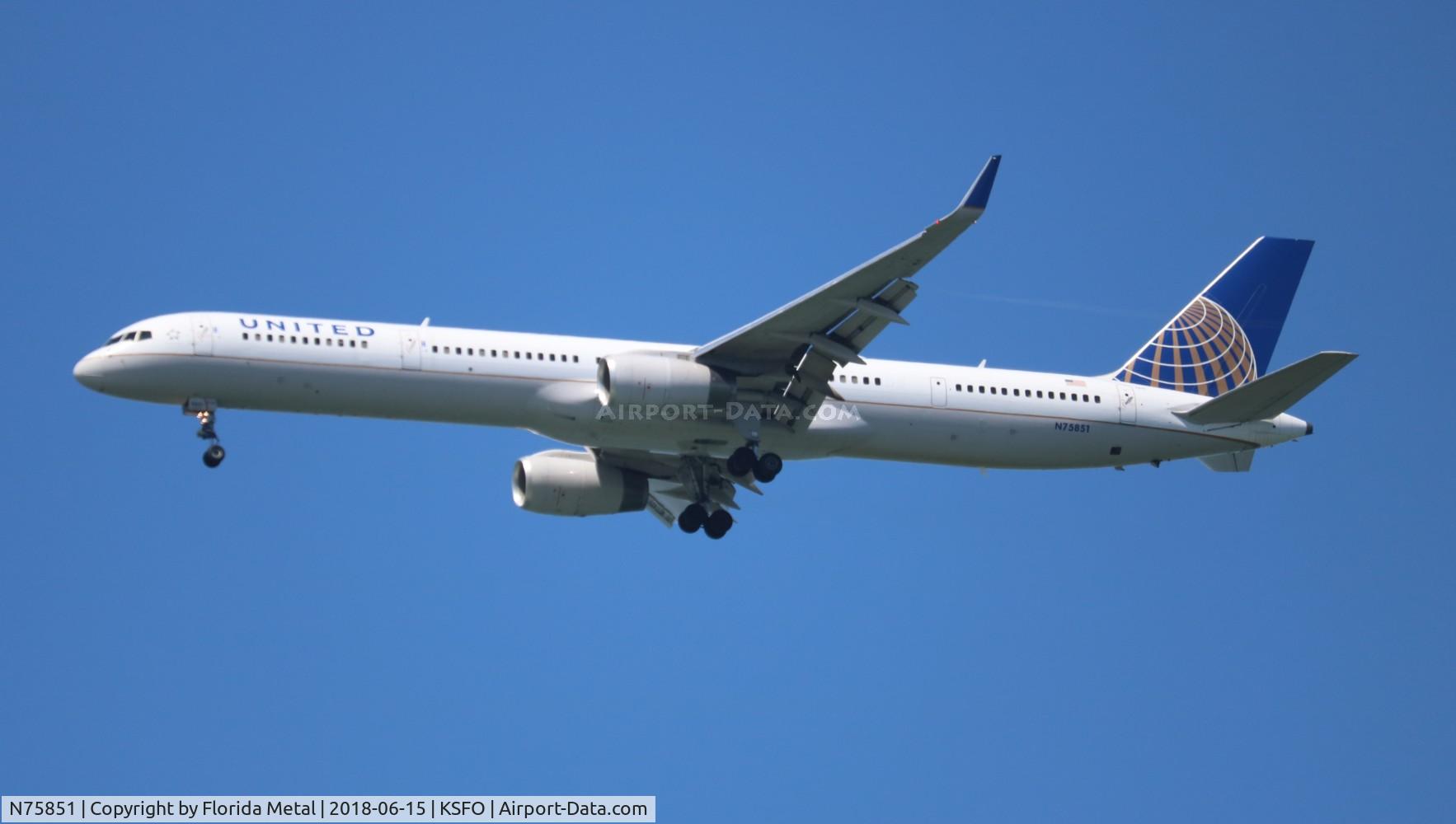 N75851, 2001 Boeing 757-324 C/N 32810, United