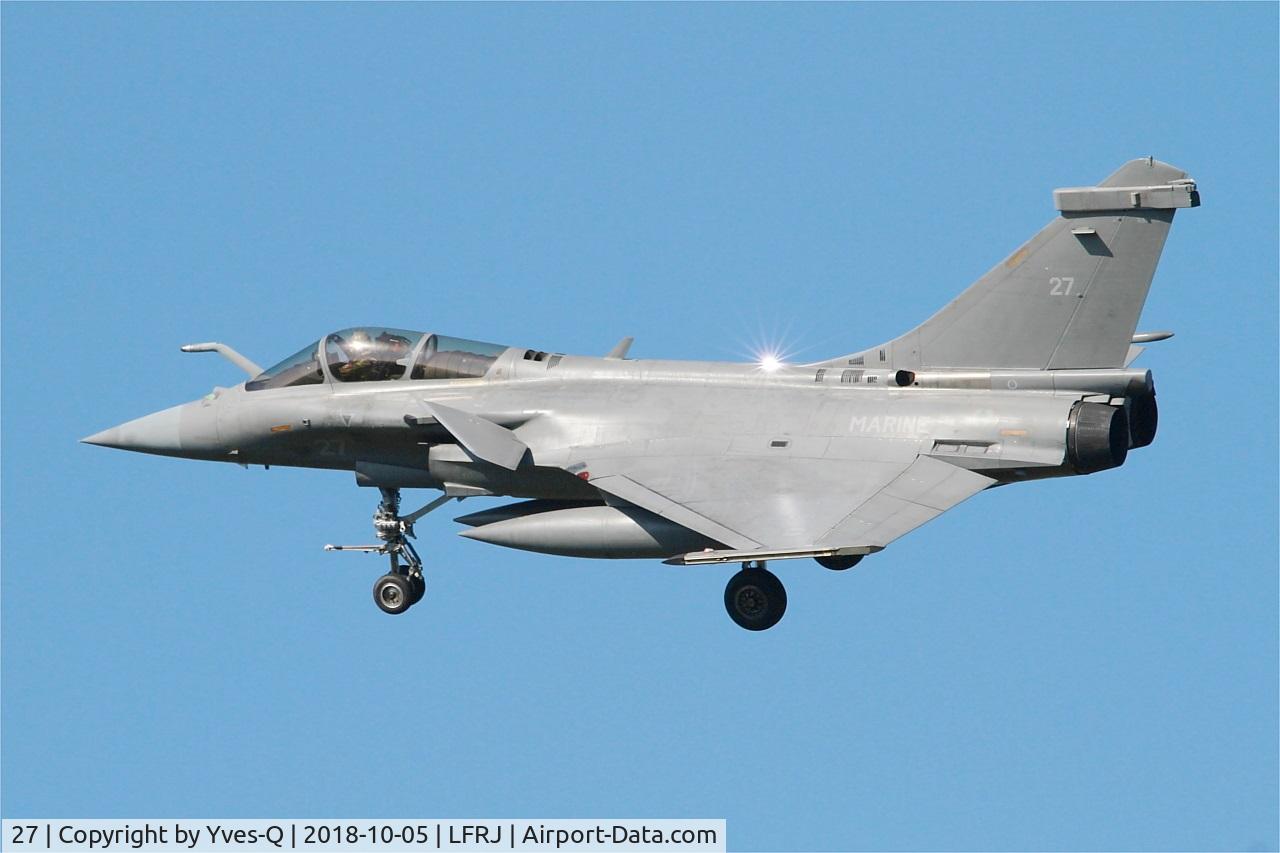 27, 2011 Dassault Rafale M C/N 27, Dassault Rafale M, Short approach rwy 26, Landivisiau naval air base (LFRJ)