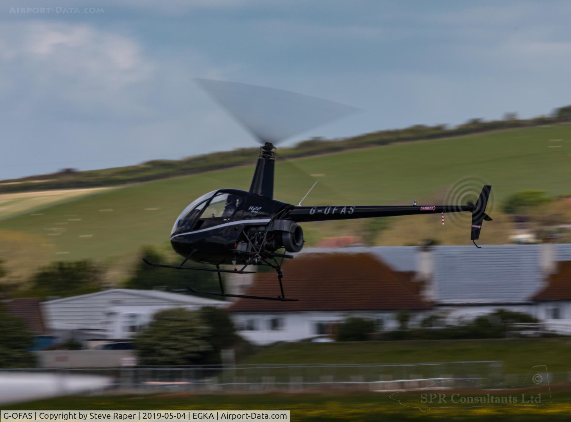 G-OFAS, 1986 Robinson R22 Beta C/N 0559, Flinging it around the airfield at Shoreham.