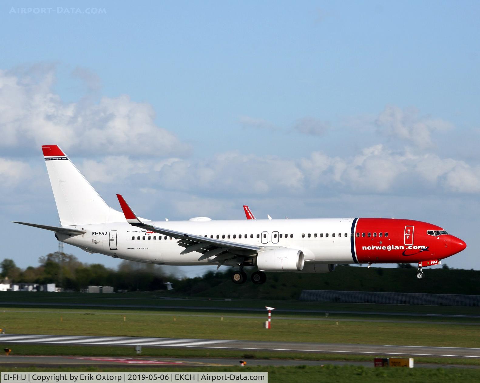 EI-FHJ, 2015 Boeing 737-8JP C/N 42069, EI-FHJ landing rw 22R