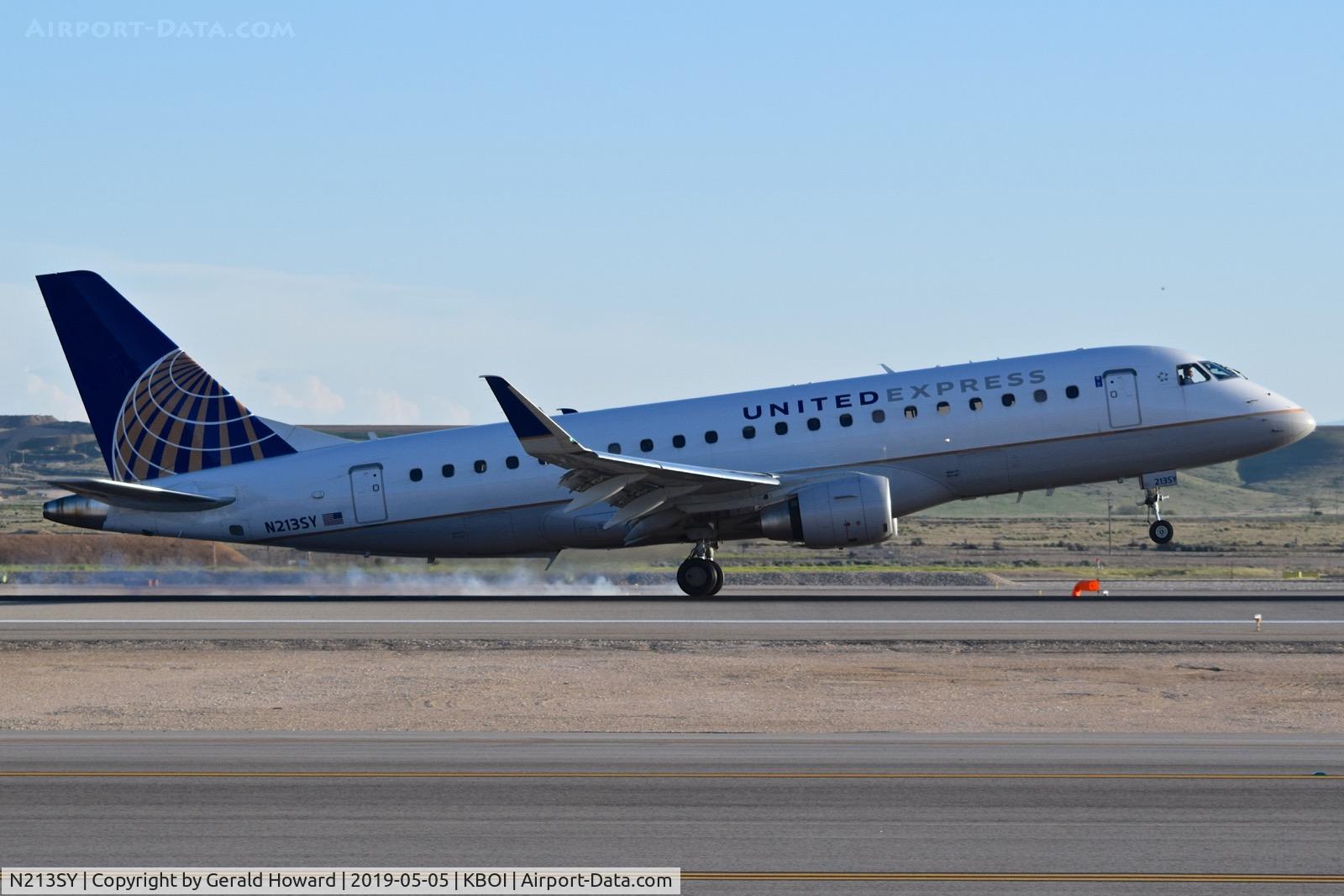 N213SY, 2017 Embraer 175LR (ERJ-170-200LR) C/N 17000666, Touch down on RWY 28R.