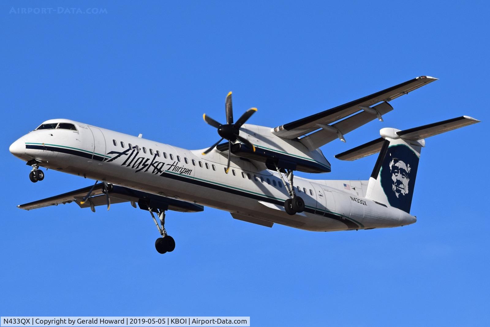 N433QX, 2008 Bombardier DHC-8-402 Dash 8 C/N 4210, On approach for RWY 28R.