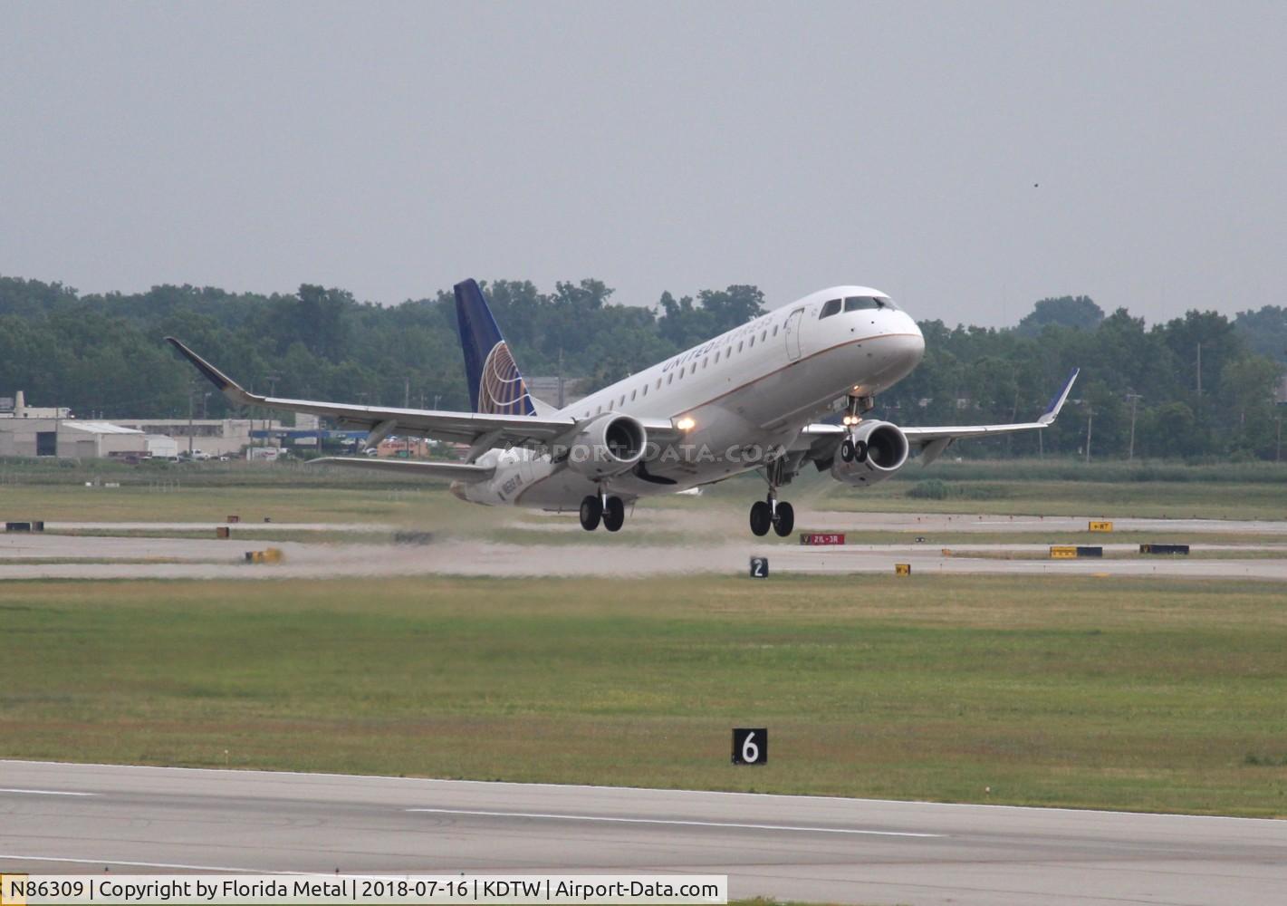 N86309, 2014 Embraer 175LR (ERJ-170-200LR) C/N 17000426, United Express
