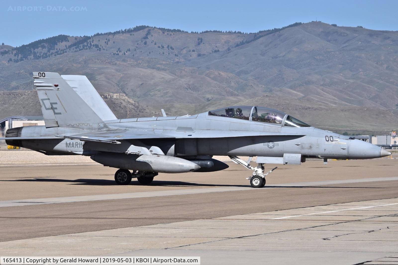 165413, McDonnell Douglas F/A-18D Hornet C/N 1446/D144, Taxiing to the south GA ramp.  CE-00 from VNFA(AW)-225 