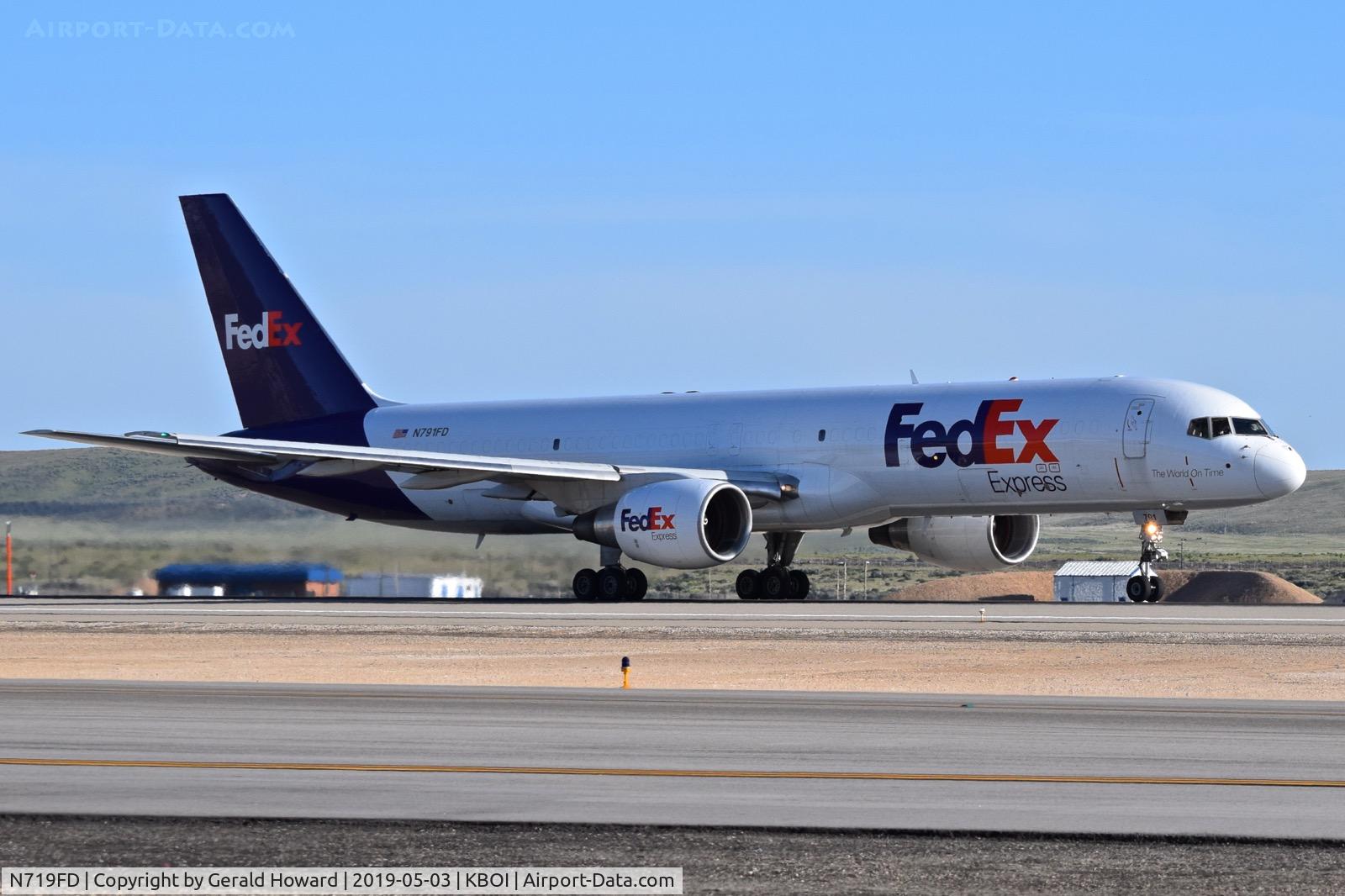 N719FD, 1989 Airbus A300B4-622 C/N 388, Take off run on RWY 28R.