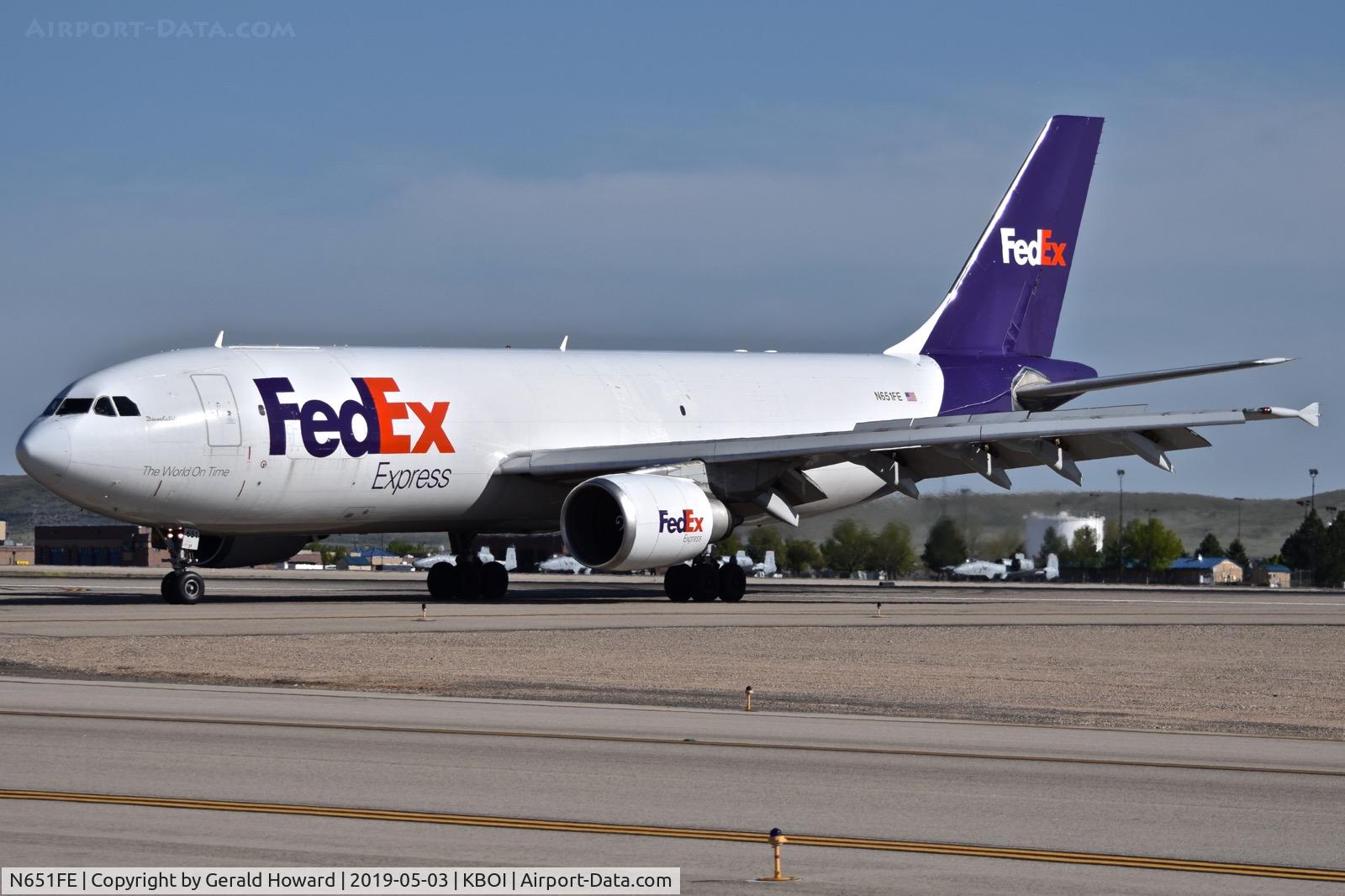 N651FE, 1994 Airbus A300F4-605R C/N 728, Turning off RWY 28R.