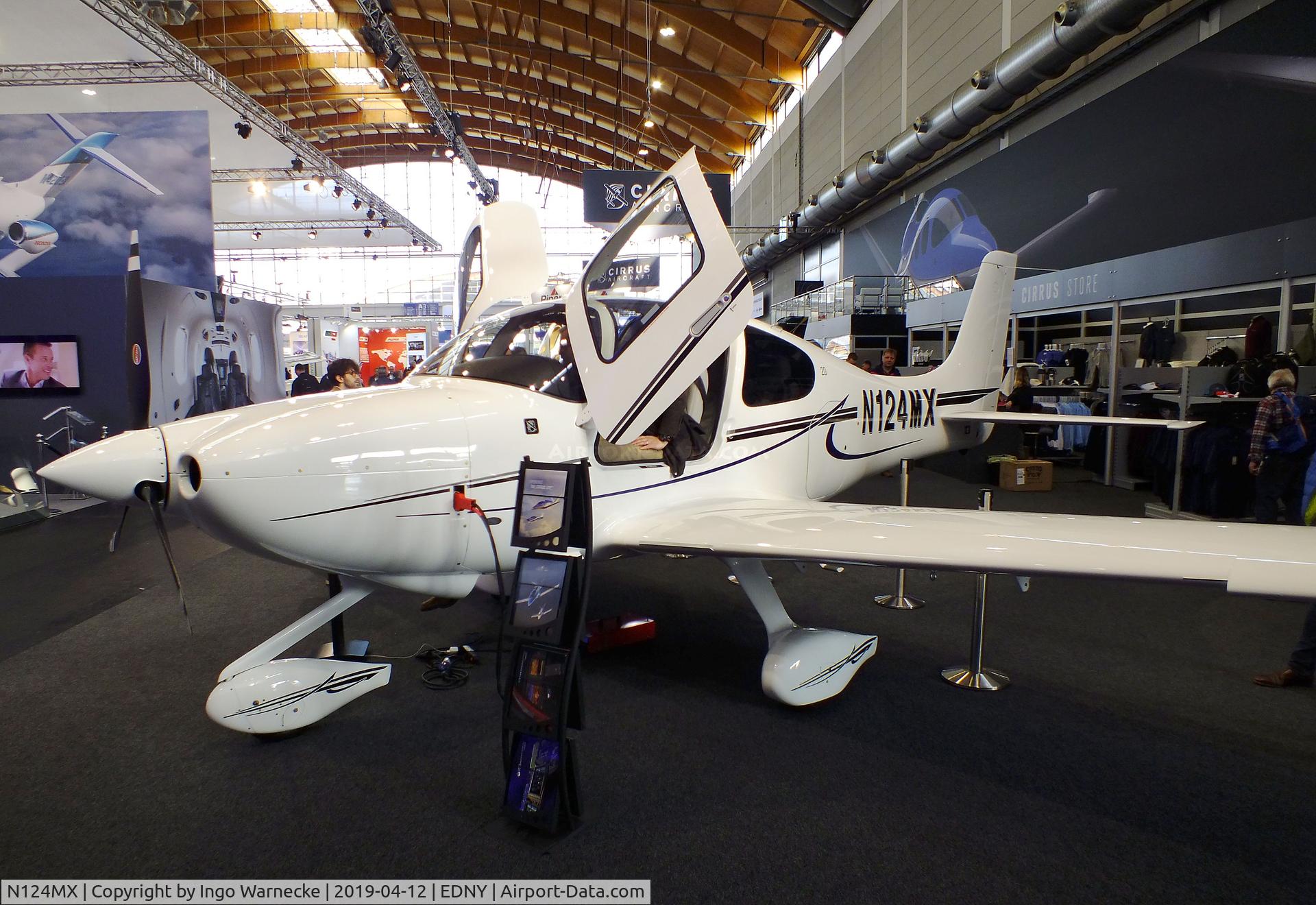 N124MX, Cirrus SR20 C/N 2476, Cirrus SR20 at the AERO 2019, Friedrichshafen