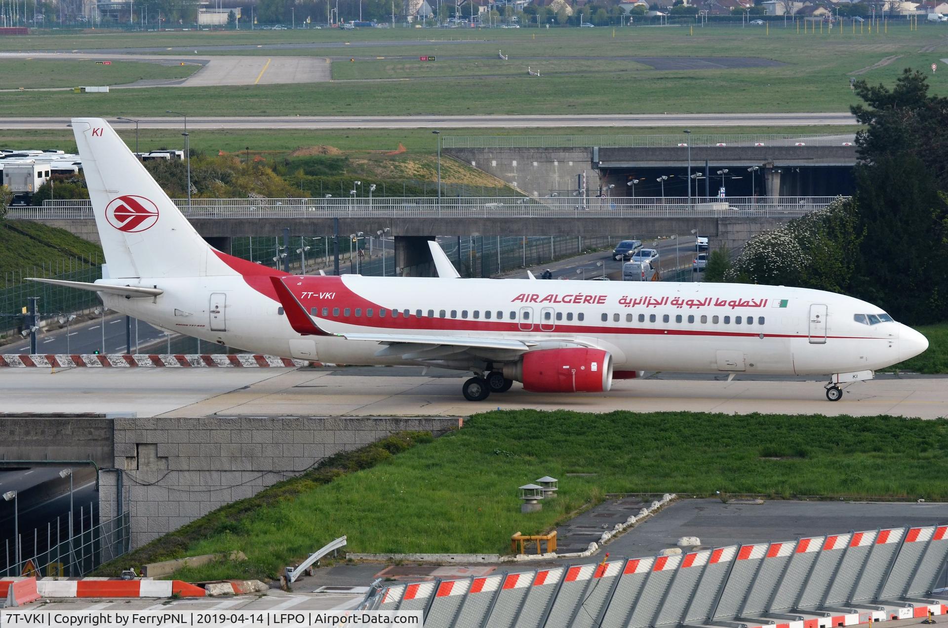 7T-VKI, 2011 Boeing 737-8D6 C/N 40863, Air Algerie B738 taxying out