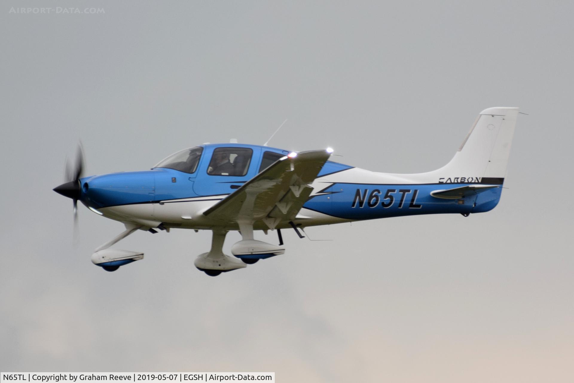 N65TL, 2018 Cirrus SR22T Carbon C/N 1747, Landing at Norwich.