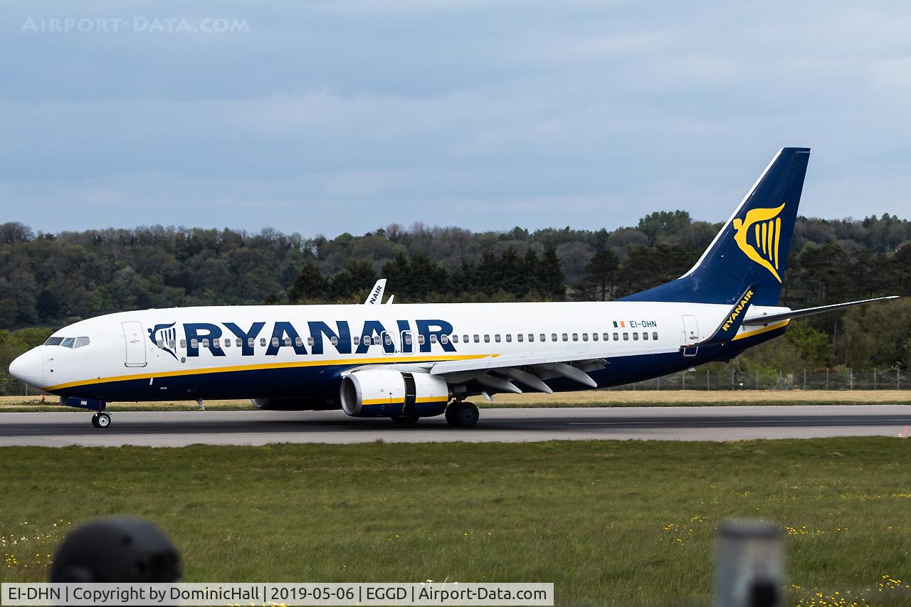 EI-DHN, 2005 Boeing 737-8AS C/N 33577, Landing RWY 27