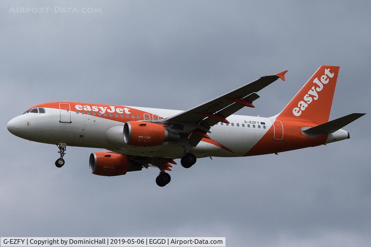 G-EZFY, 2010 Airbus A319-111 C/N 4418, Landing RWY 27