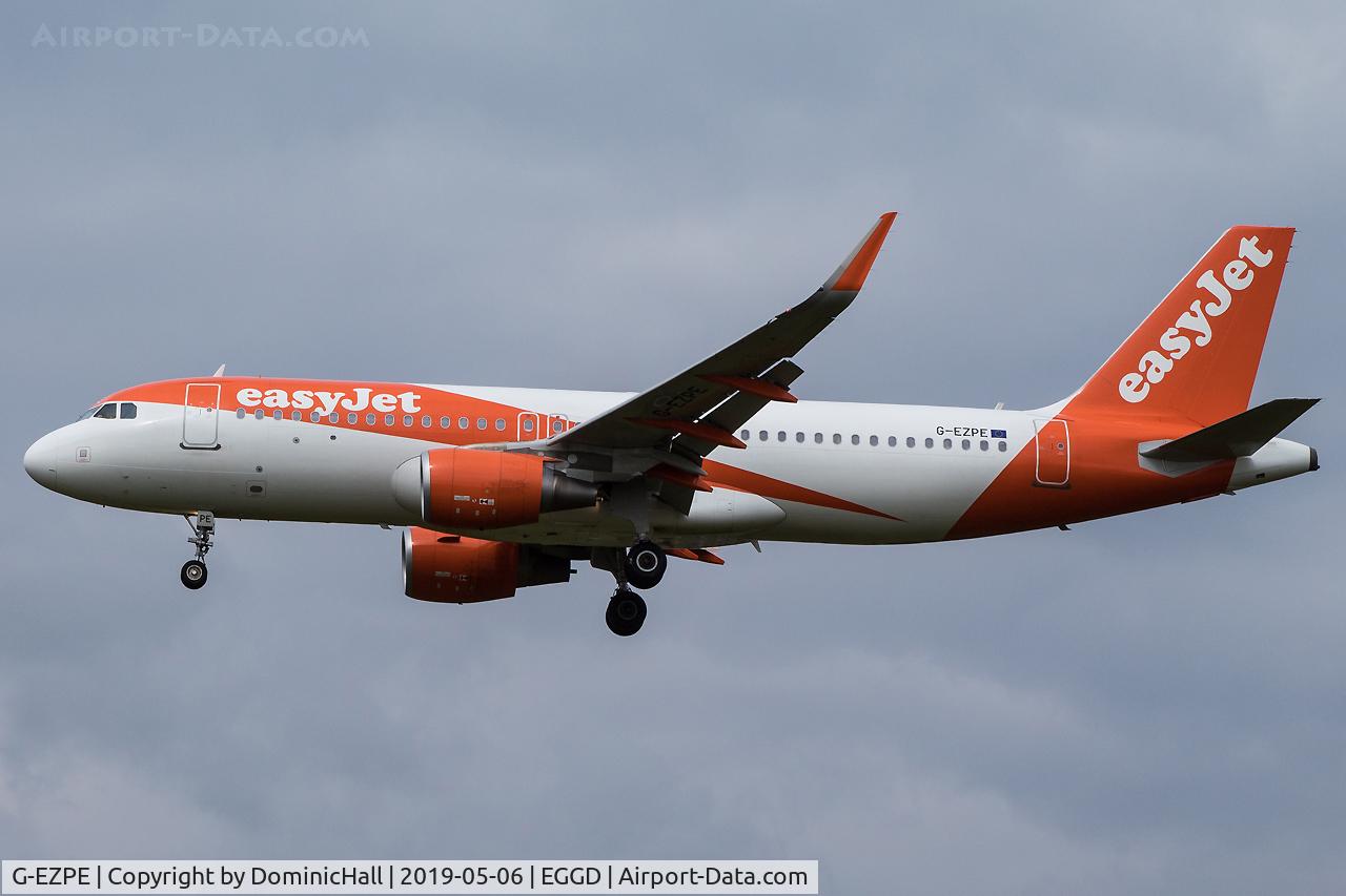 G-EZPE, 2015 Airbus A320-214 C/N 7044, Landing RWY 27