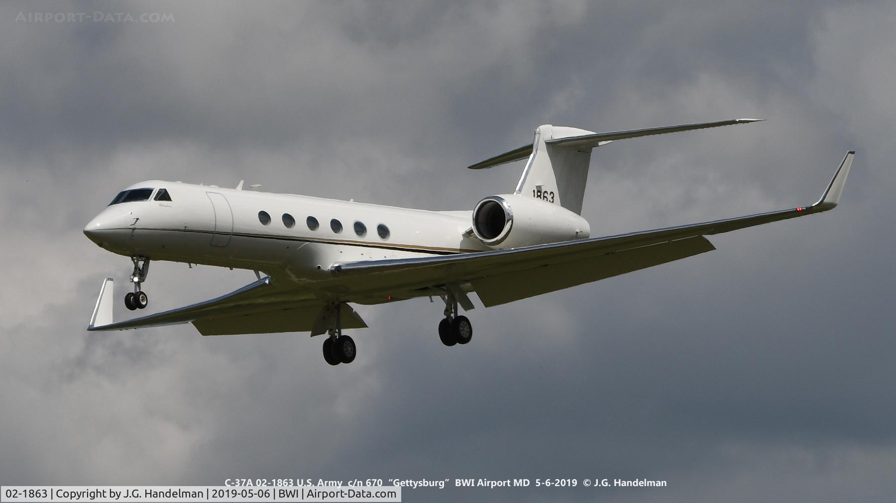 02-1863, 2002 Gulfstream Aerospace C-37A (Gulfstream V) C/N 670, On final to 33L.