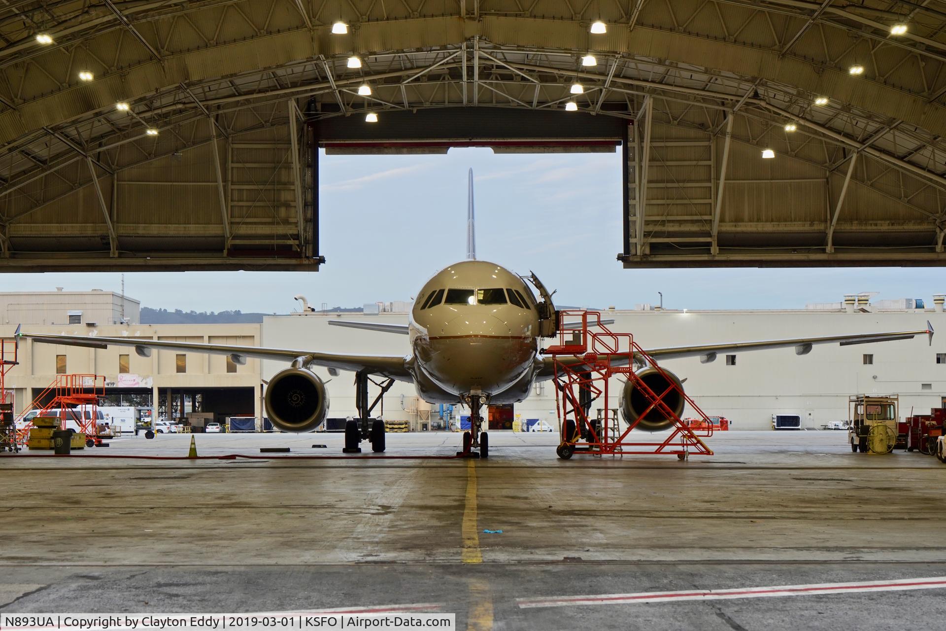 N893UA, 2006 Airbus A319-132 C/N 2948, SFO 2019.