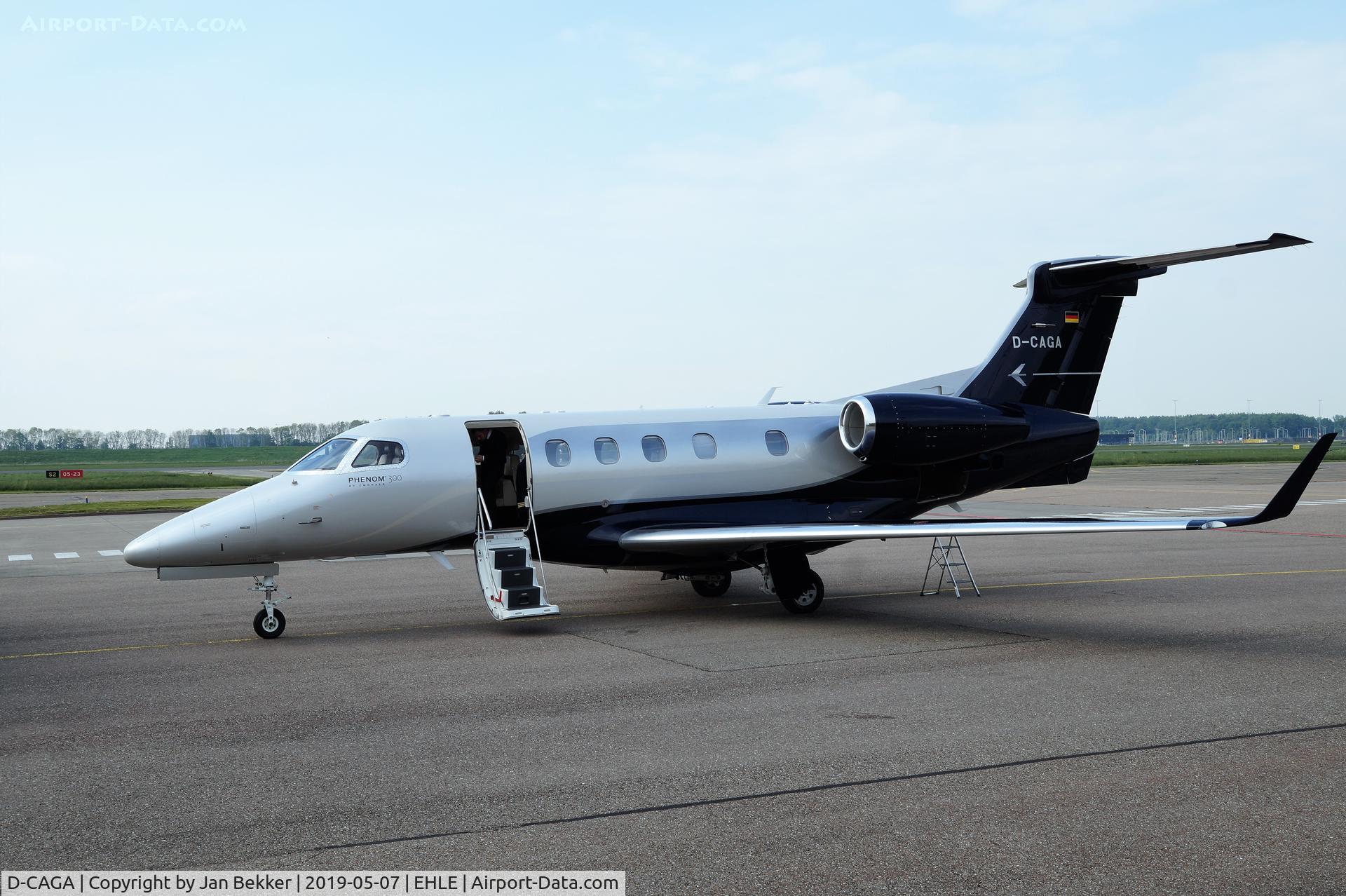 D-CAGA, 2017 Embraer EMB-505 Phenom 300 C/N 50500376, Lelystad Airport