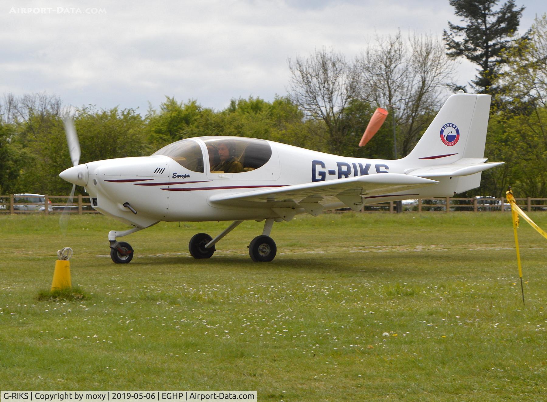 G-RIKS, 2002 Europa XS Tri-Gear C/N PFA 247-13329, Europa XS Tri-Gear at Popham.