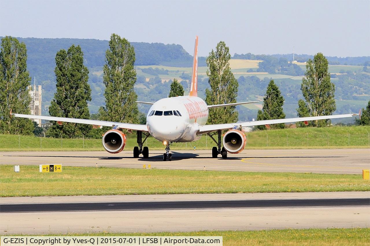 G-EZIS, 2005 Airbus A319-111 C/N 2528, G-EZIS - Airbus A319-11, Taxiing to holding point rwy 15, Bâle-Mulhouse-Fribourg airport (LFSB-BSL)