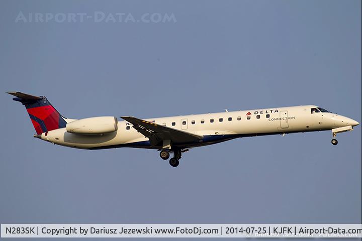 N283SK, 2001 Embraer ERJ-145LR (EMB-145LR) C/N 145424, Embraer ERJ-145LR (EMB-145LR) - Delta Connection (Chautauqua Airlines)   C/N 145424, N283SK