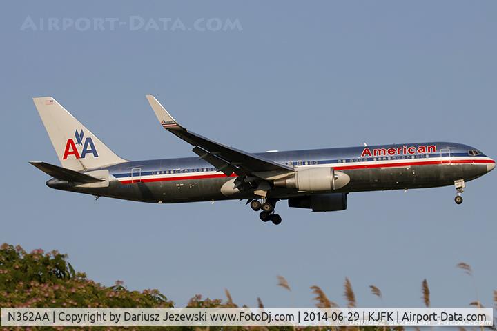 N362AA, 1988 Boeing 767-323 C/N 24043, Boeing 767-323/ER - American Airlines  C/N 24043, N362AA