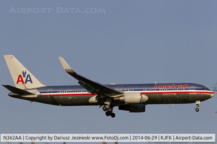 N362AA, 1988 Boeing 767-323 C/N 24043, Boeing 767-323/ER - American Airlines  C/N 24043, N362AA