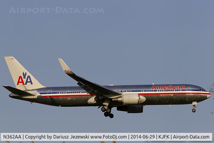 N362AA, 1988 Boeing 767-323 C/N 24043, Boeing 767-323/ER - American Airlines  C/N 24043, N362AA