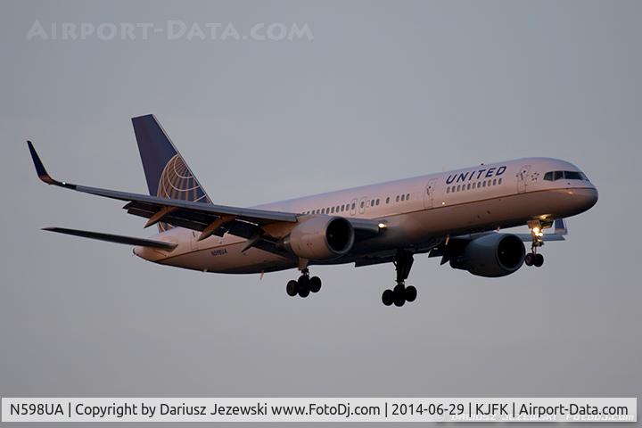 N598UA, 1999 Boeing 757-222 C/N 28751, Boeing 757-222 - United Airlines  C/N 28751, N598UA