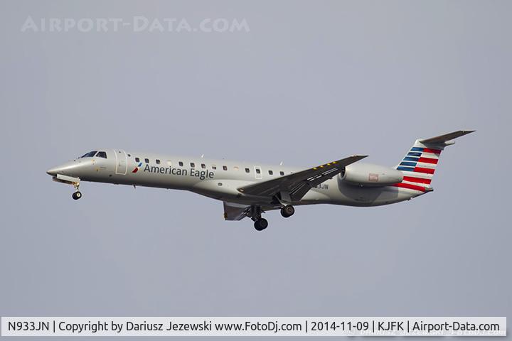 N933JN, 2005 Embraer ERJ-145LR (EMB-145LR) C/N 14500918, Embraer ERJ-145LR (EMB-145LR) - American Eagle (Envoy Air)   C/N 14500918, N933JN