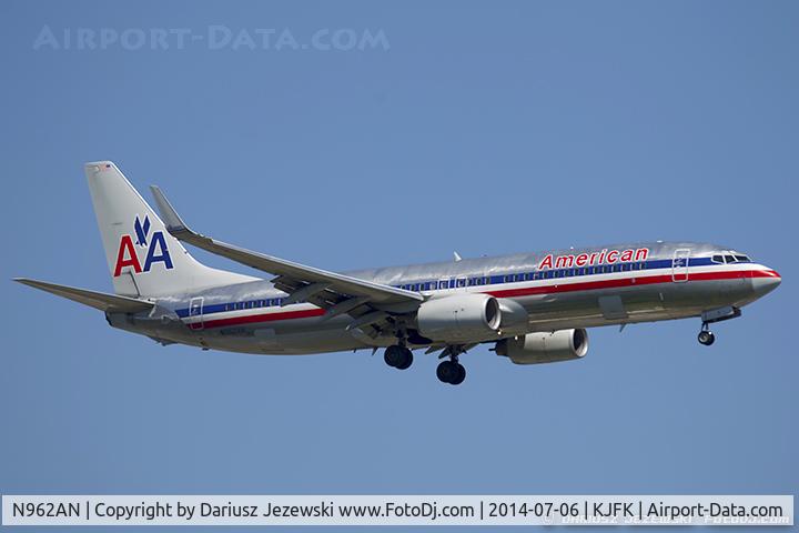 N962AN, 2001 Boeing 737-823 C/N 30858, Boeing 737-823 - American Airlines  C/N 30858, N962AN