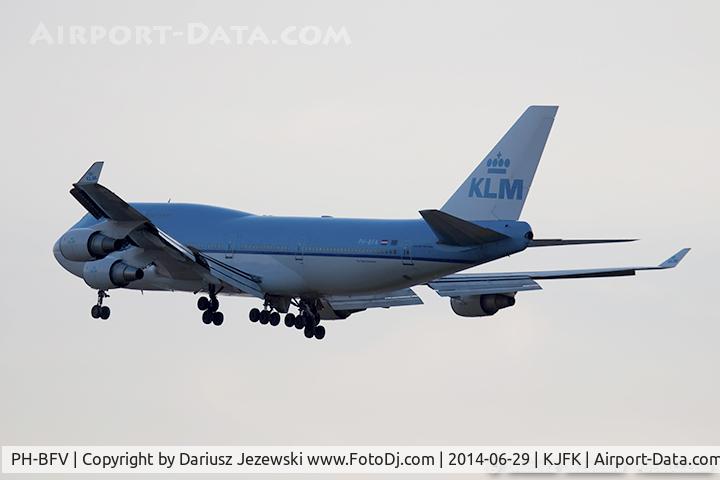 PH-BFV, 1999 Boeing 747-406BC C/N 28460, Boeing 747-406M - KLM - Royal Dutch Airlines  C/N 28460, PH-BFV