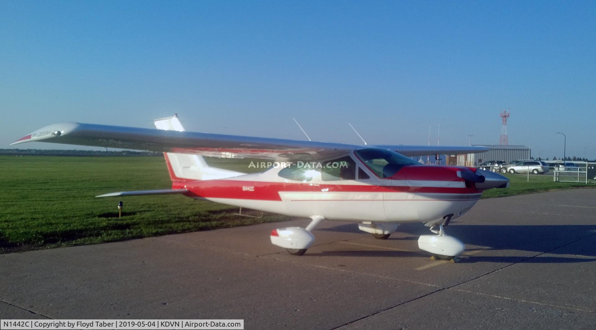 N1442C, 1977 Cessna 177B Cardinal C/N 17702728, On the ramp at Carver Aero