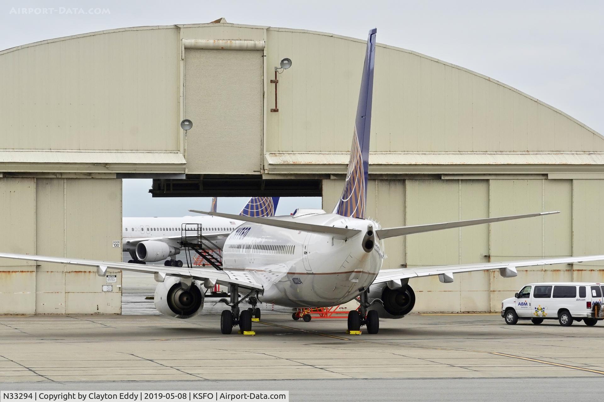 N33294, 2005 Boeing 737-824 C/N 34000, SFO 2019.